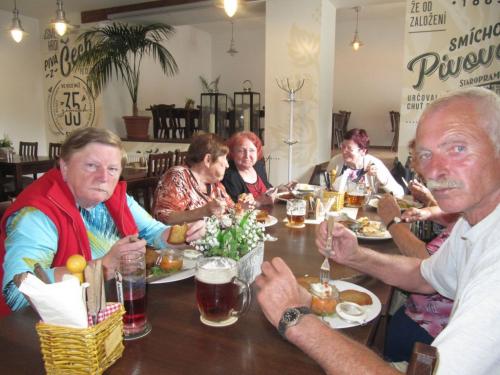 Výlet seniorů do Břas, restaurace Tankovna Triana - červen