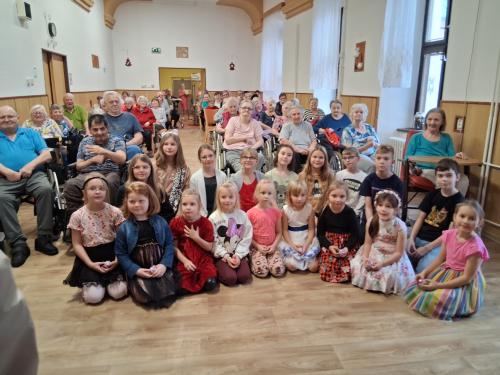 Vystoupení dětí ZŠ Kozojedy a Hudební odpoledne s paní Janečkovou