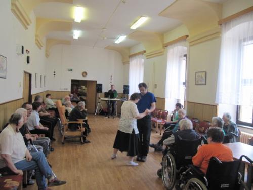 Hudební odpoledne s panem Totzauerem - duben